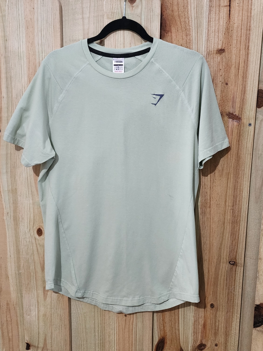 Short Sleeve Performance T-Shirt in Light Sage. NWOT. Large